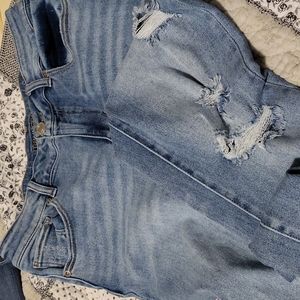 Women's distressed skinny jeans